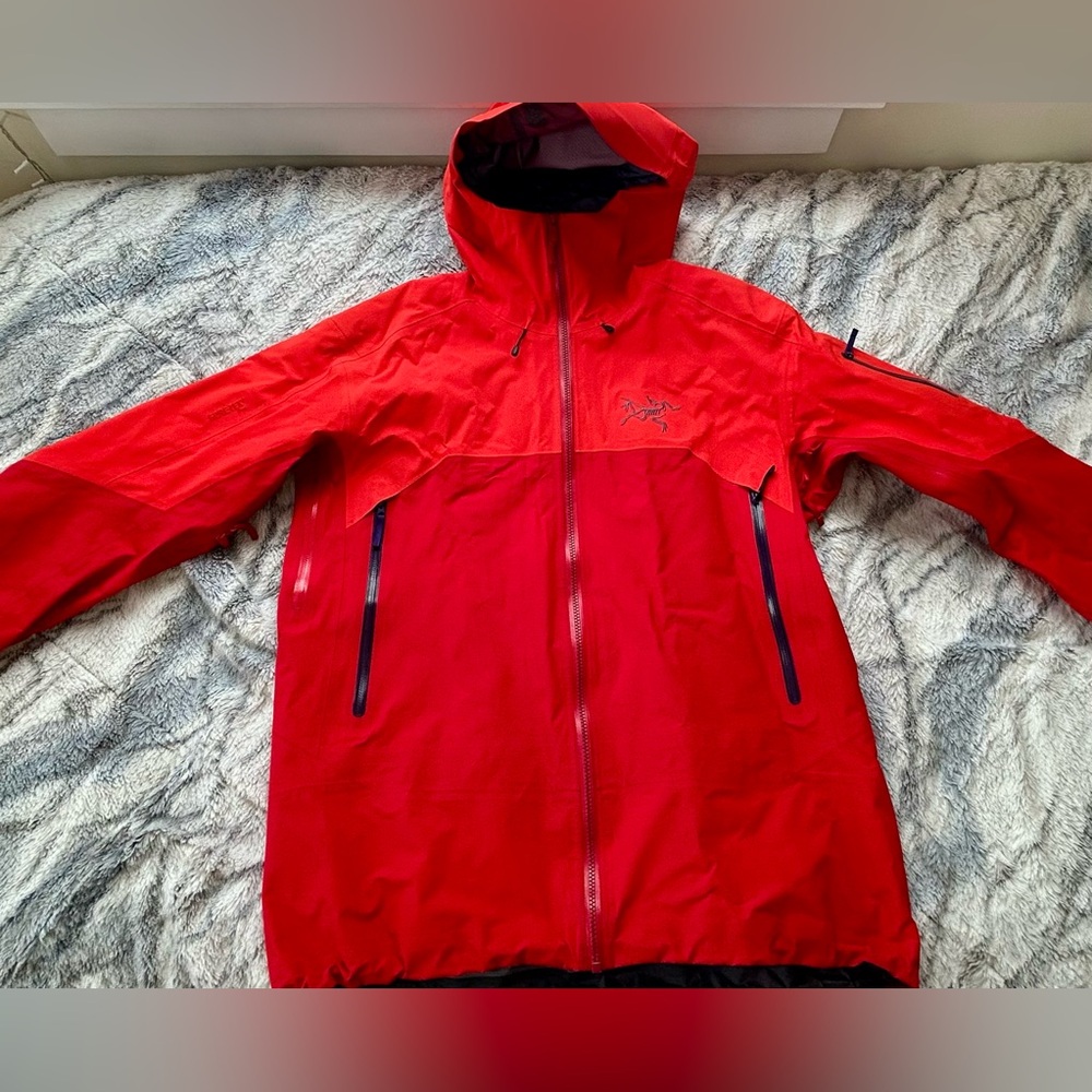 Arc'teryx Men's Red Colorblock Hooded Jacket size L